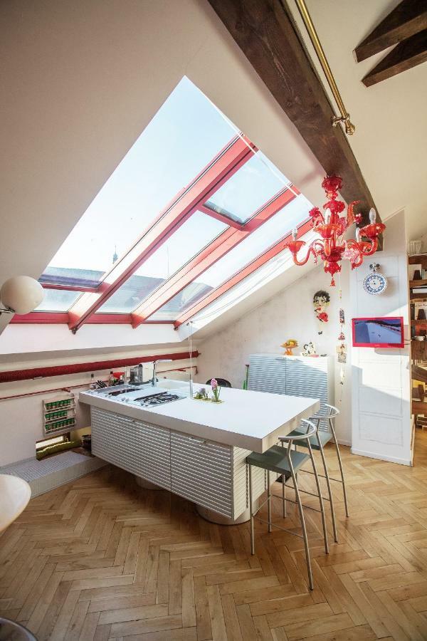Unique Luxury Loft With Terrace In Old Town Apartment Praha Bagian luar foto