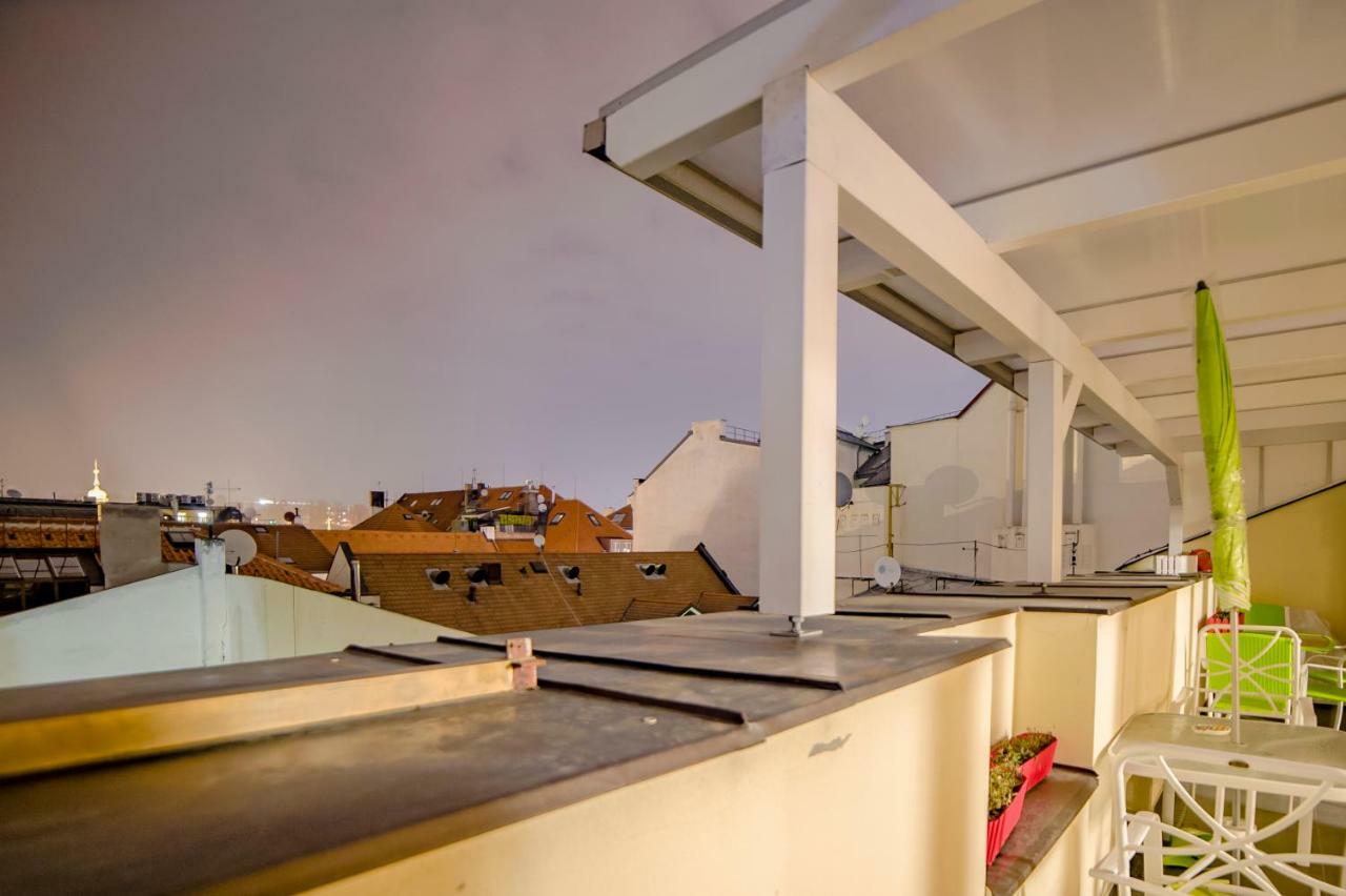 Unique Luxury Loft With Terrace In Old Town Apartment Praha Bagian luar foto